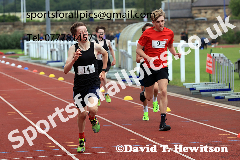 BBoys 1500 metres, 2025 Northumberland Schools Track and Fields, Wentworth, Hexham. Photo: David T. Hewitson/Sports for All Pics